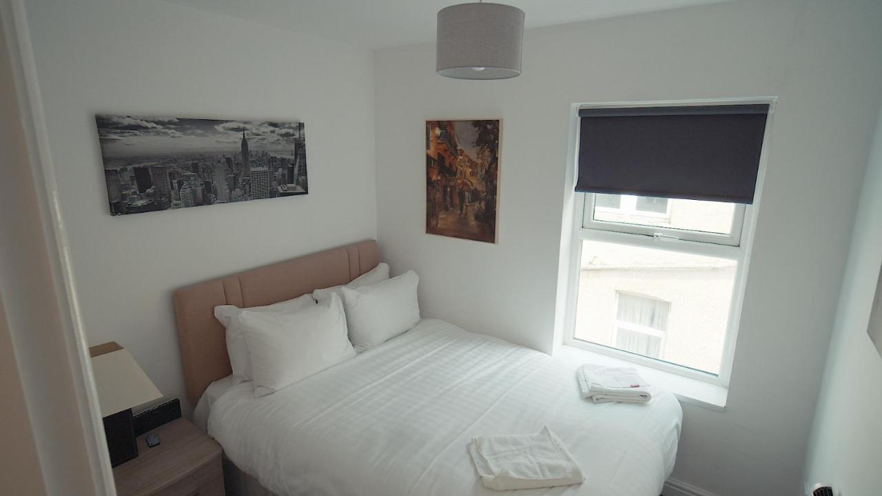 Banks Street Apartments Blackpool Room photo